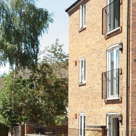Chestnut Contractor Stays Wellingborough Exterior photo