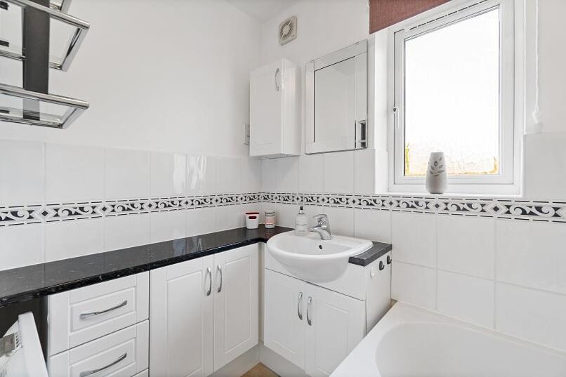 Chestnut Contractor * Wellingborough